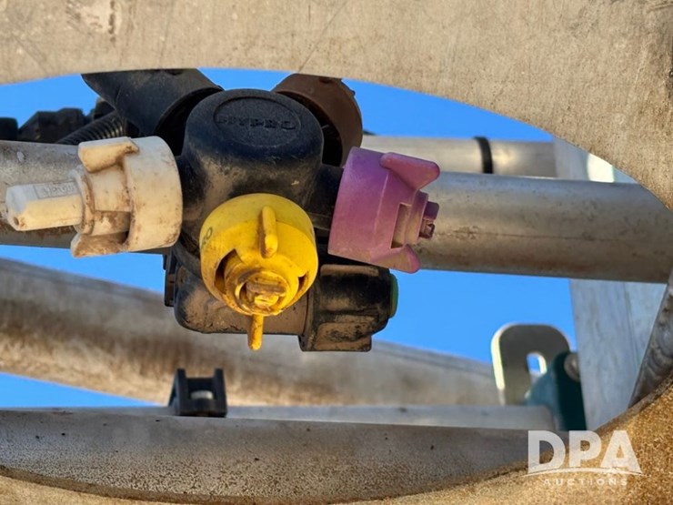 2013-john-deere-4830-image-110