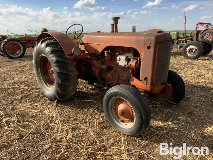 case-la-2wd-tractor-image-3