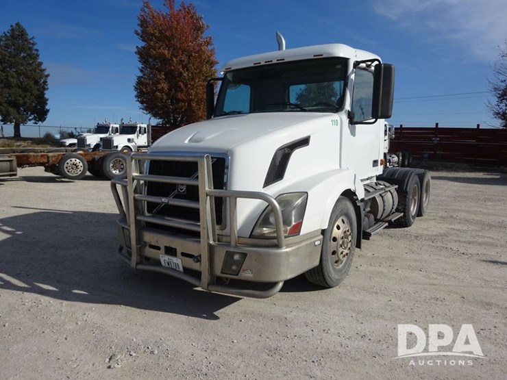 2007-volvo-vnl-day-cab-truck-(pz13987,-unit-110)-image-3