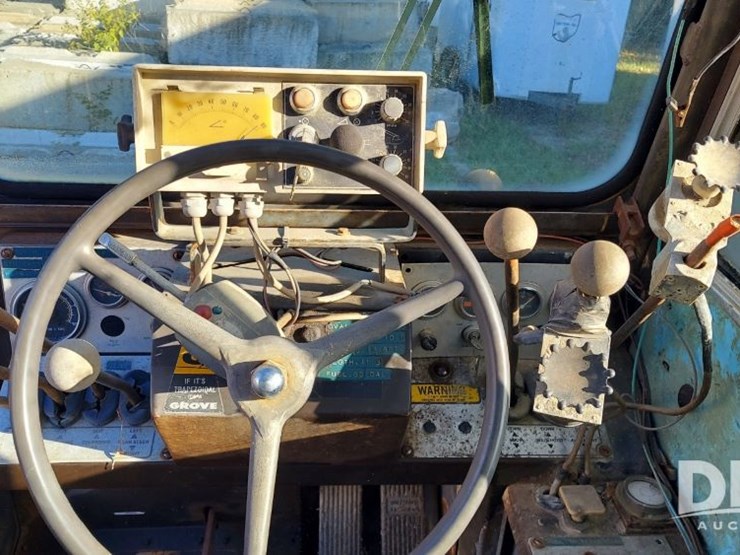 1984-grove-rt740-image-24