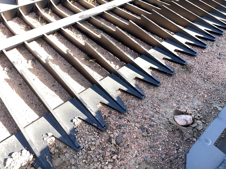 #4110-•-78"-rock-bucket-attachment-image-3