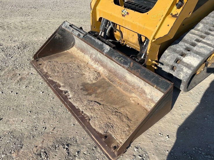 2020-caterpillar-259d3-image-17