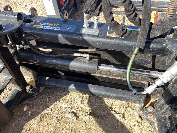 #4086-•-john-deere-pro-ah80-bale-squeeze-attachment-image-10