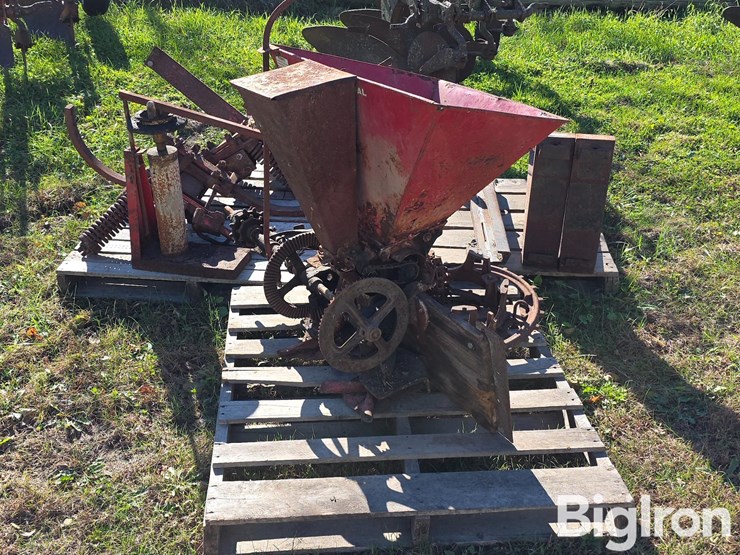 international-end-gate-seeder-image-8