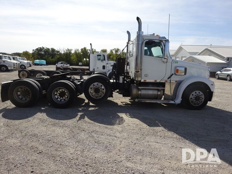 2017-freightliner-coronado-day-cab-glider-truck-(pz13993,-unit-725)-image-16