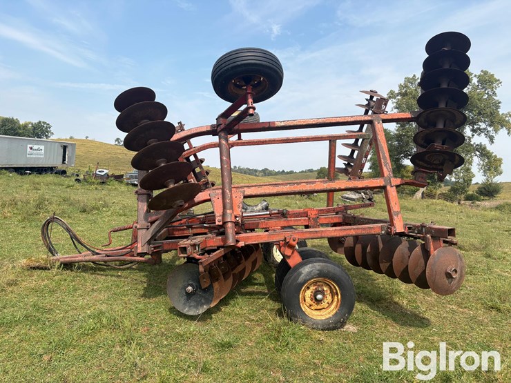 massey-ferguson-21-image-8
