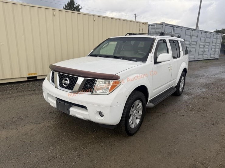 2005-nissan-pathfinder-le-image-2