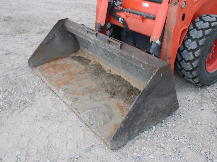 2023-kubota-ssv75-image-18