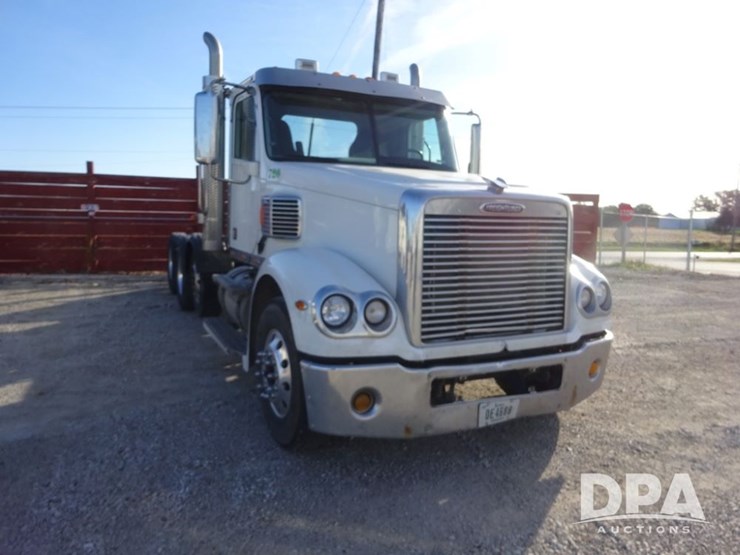 2016-freightliner-coronado-day-cab-glider-truck-(pz13982,-unit-720)-image-8
