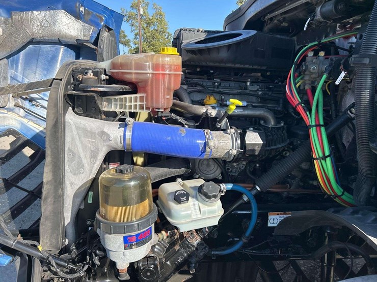 2021-freightliner-cascadia-116-image-7