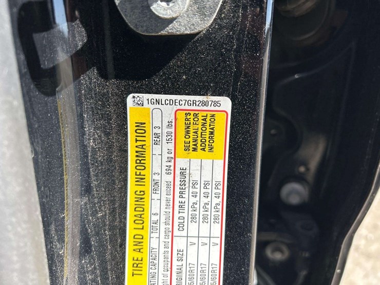 2016-chevrolet-tahoe-image-5