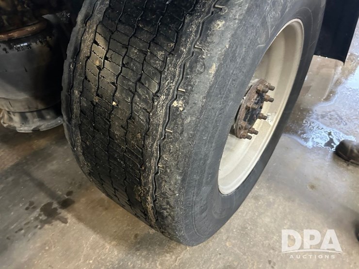 1992-international-9400-image-24