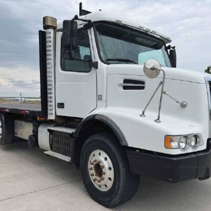 2012 VOLVO VHD
