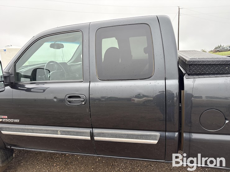 2003-chevrolet-silverado-2500-image-19