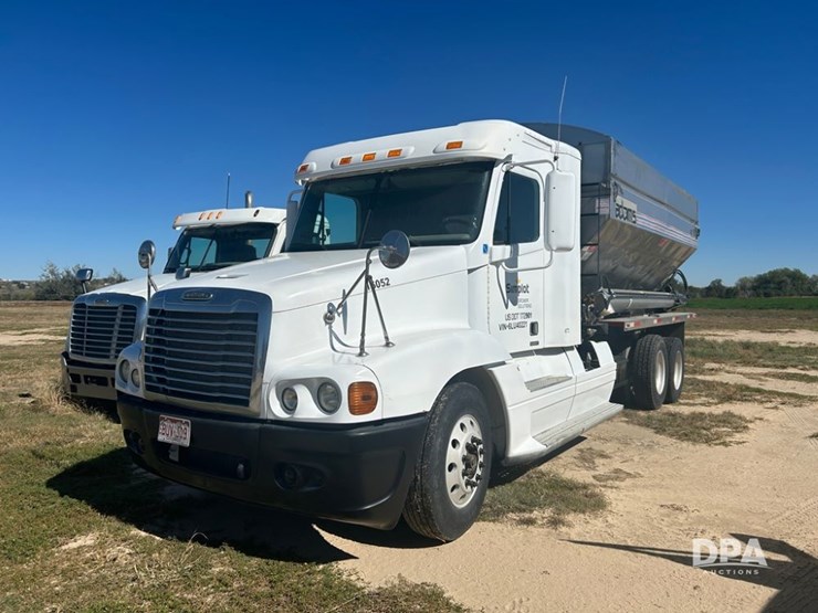2006-freightliner-century-dry-truck-(cp1180-unit-16052)-image-1