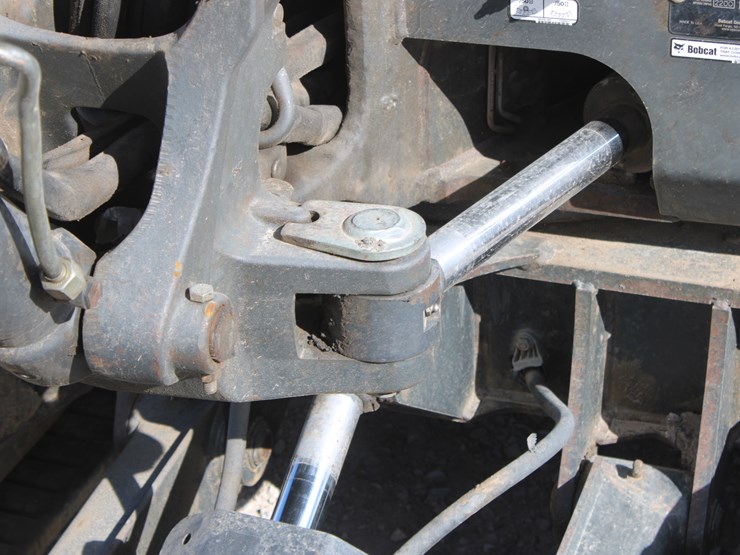 2016-bobcat-e32i-image-23