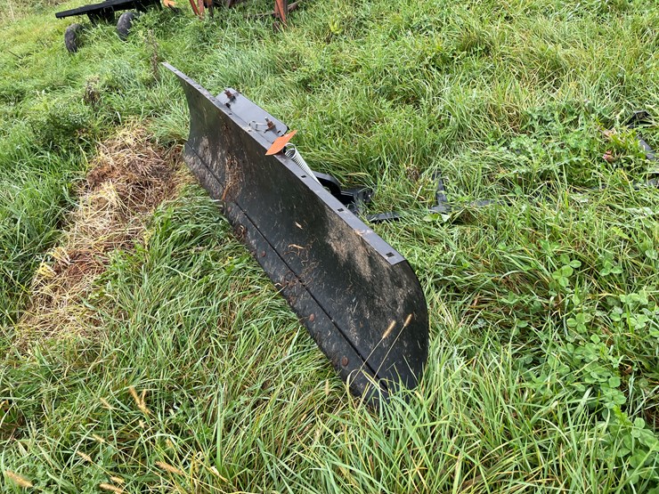 #8131-•-72"-atv-plow-image-11