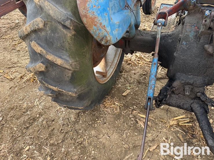 1966-ford-3000-image-16