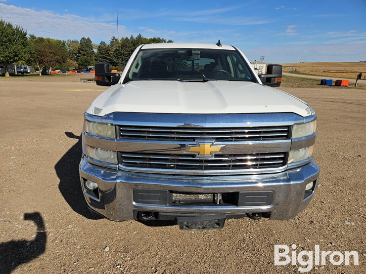 2015-chevrolet-silverado-2500-image-2