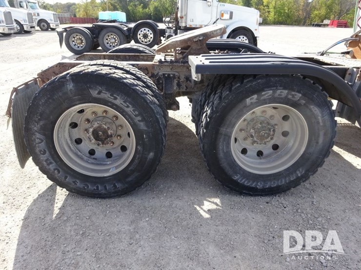 2007-volvo-vnl-day-cab-truck-(pz13987,-unit-110)-image-49