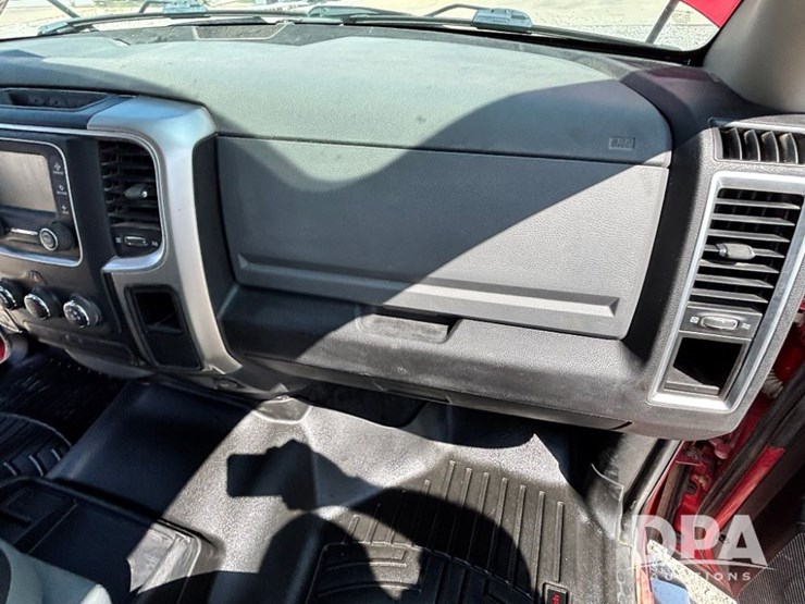 2017-ram-1500-slt-image-66