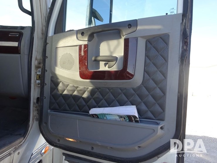 2018-freightliner-coronado-day-cab-glider-truck-(pz13996,-unit-773)-image-78