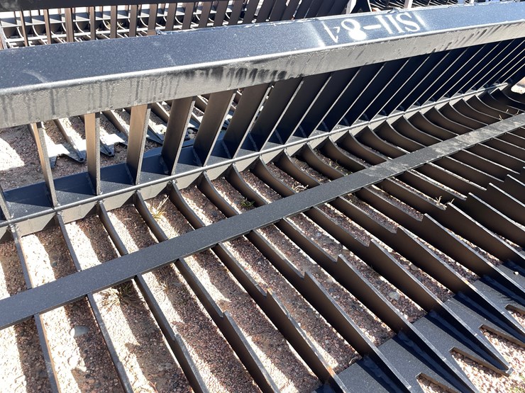 #4108-•-84"-rock-bucket-attachment-image-4