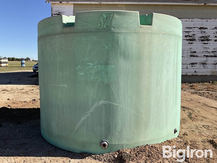 sii-10k-gallon-poly-fertilizer-storage-tank-image-4