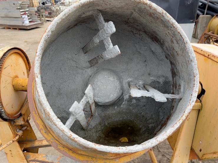 stone-650m-tow-behind-concrete-mixer-image-9