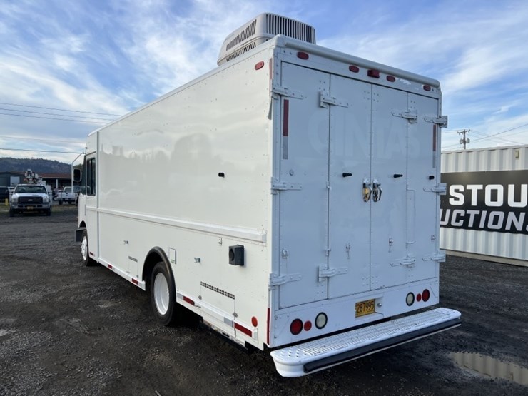 2006-freightliner-mt45-image-6