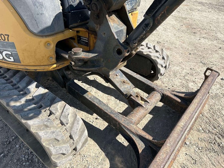 2016-deere-35g-image-21