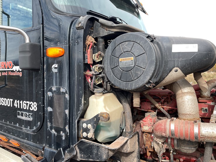 #1002-•-2021-international-semi-tractor-(has-mi-title)-image-52