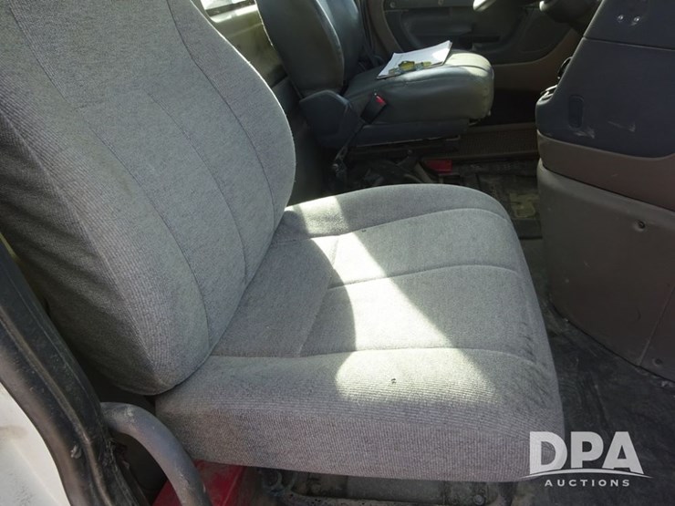 2018-freightliner-cascadia-day-cab-truck-(pz13986,-unit-405)-image-69