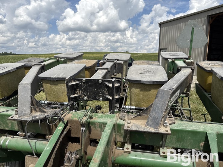 john-deere-7000-image-13