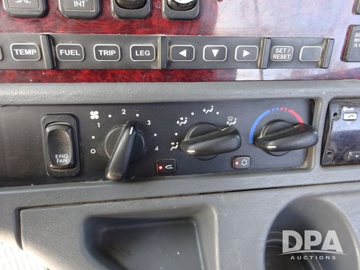 2018-freightliner-coronado-day-cab-glider-truck-(pz13985,-unit-775)-image-101