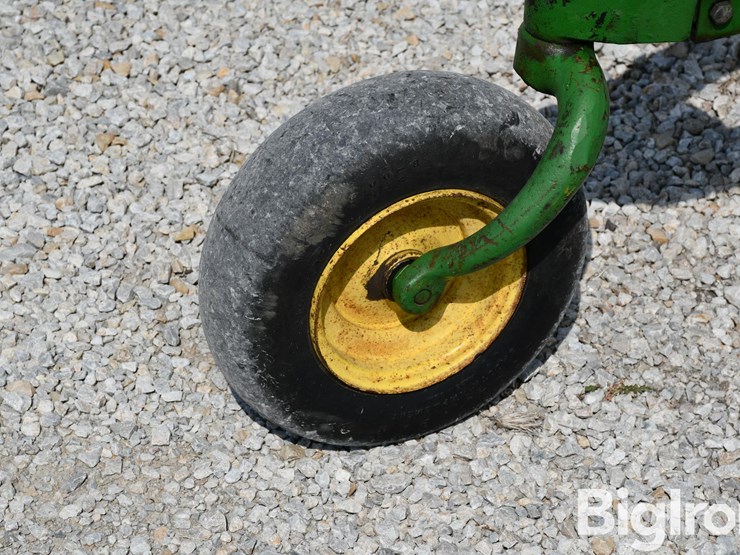 john-deere-30-image-17