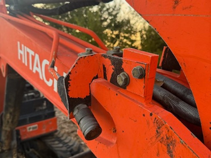 2013-hitachi-zx50u-image-13