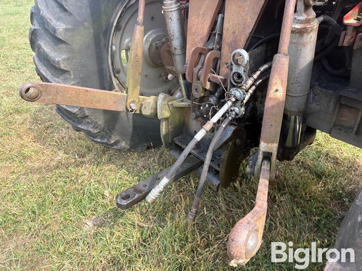 1977-massey-ferguson-1135-image-10