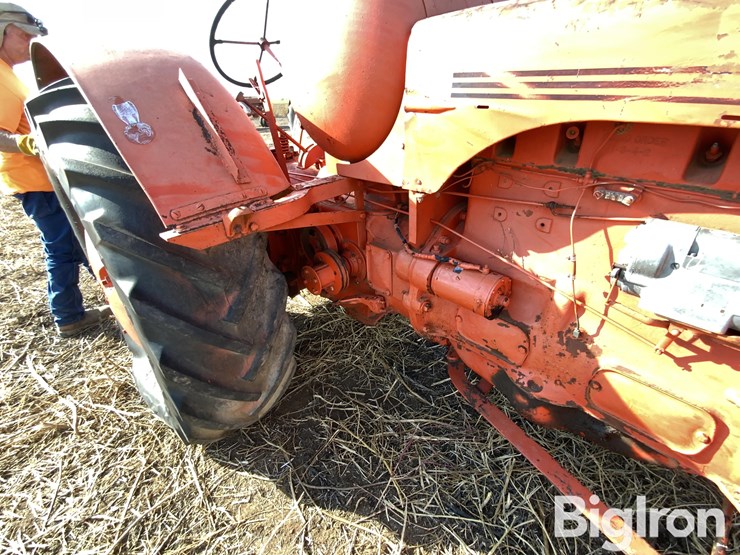 case-la-2wd-tractor-image-15