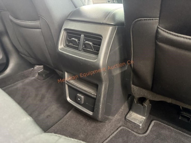 2020-ford-edge-image-24