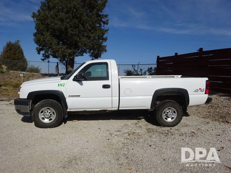 2006-chevrolet-2500hd-image-30