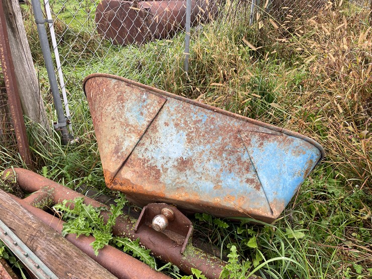 #9610-•-pile-of-miscellaneous-metal-image-12