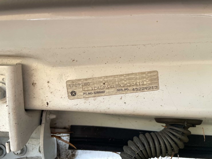 1999-chrysler-town-&-country-image-72