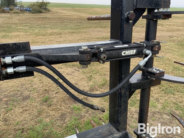 dymax-bale-spear-wheel-loader-attachment-image-12