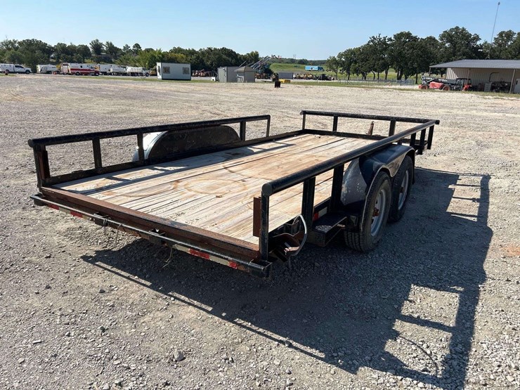 2003-big-tex-10pi-16ft.-t/a-pipe-top-utility-trailer-image-3