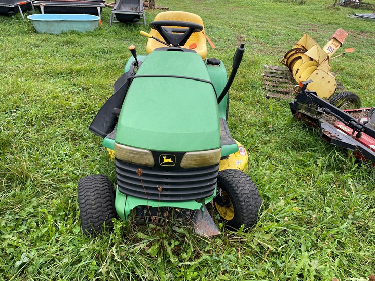 john-deere-lt133-image-2