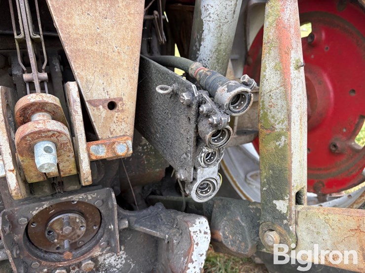 1973-massey-ferguson-1135-image-10