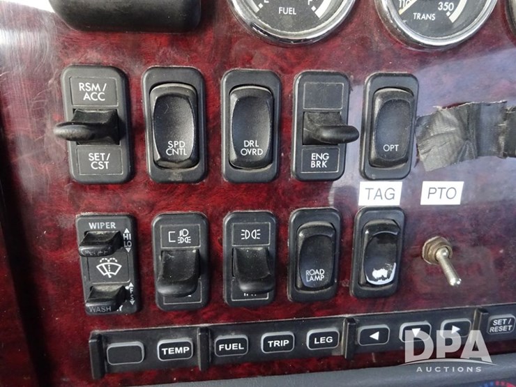 2018-freightliner-coronado-day-cab-glider-truck-(pz13985,-unit-775)-image-104