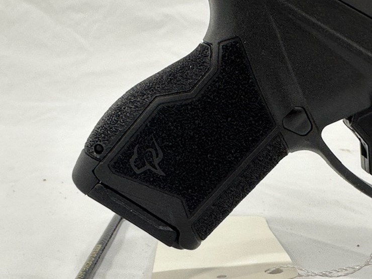 #2025-00059-•-taurus-gx4-pistol-image-26