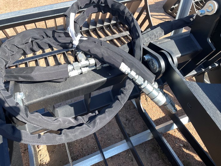 #4112-•-72"-rock-grapple-bucket-attachment-image-12